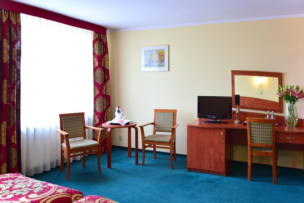 Hotel Panorama Nowy Sącz Habitación foto